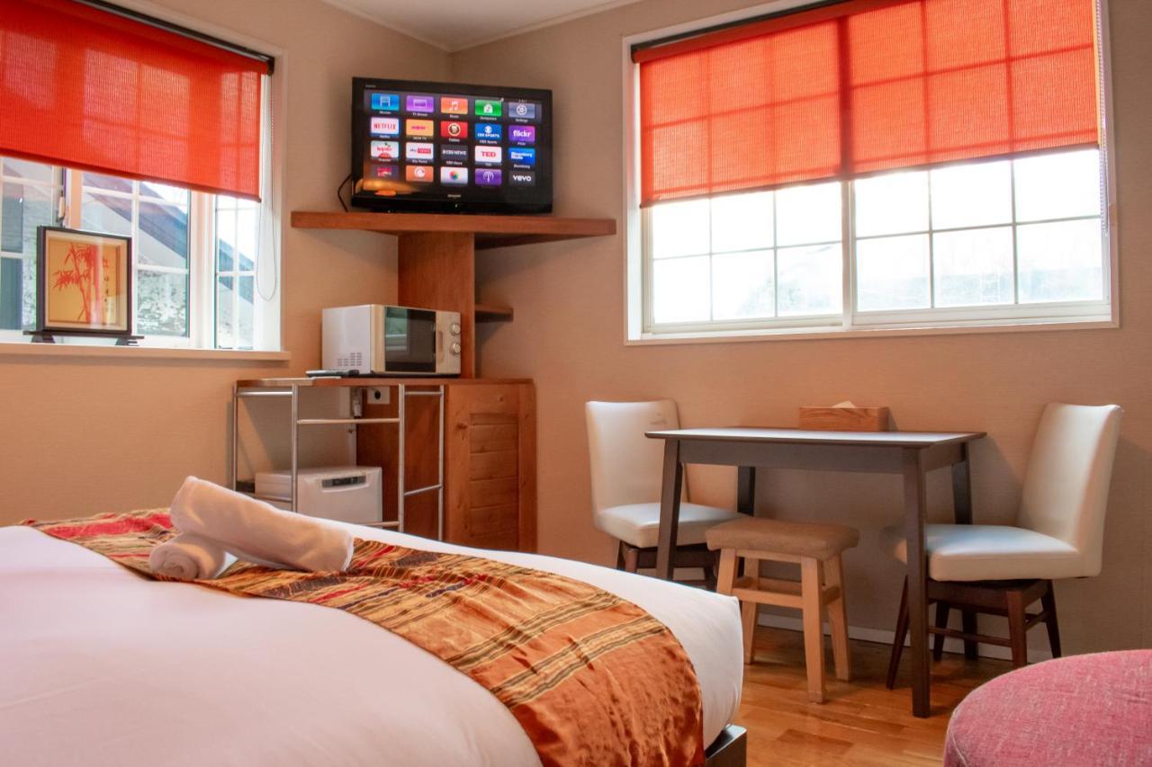 Penke Panke Lodge And Apartments Χακούμπα Εξωτερικό φωτογραφία